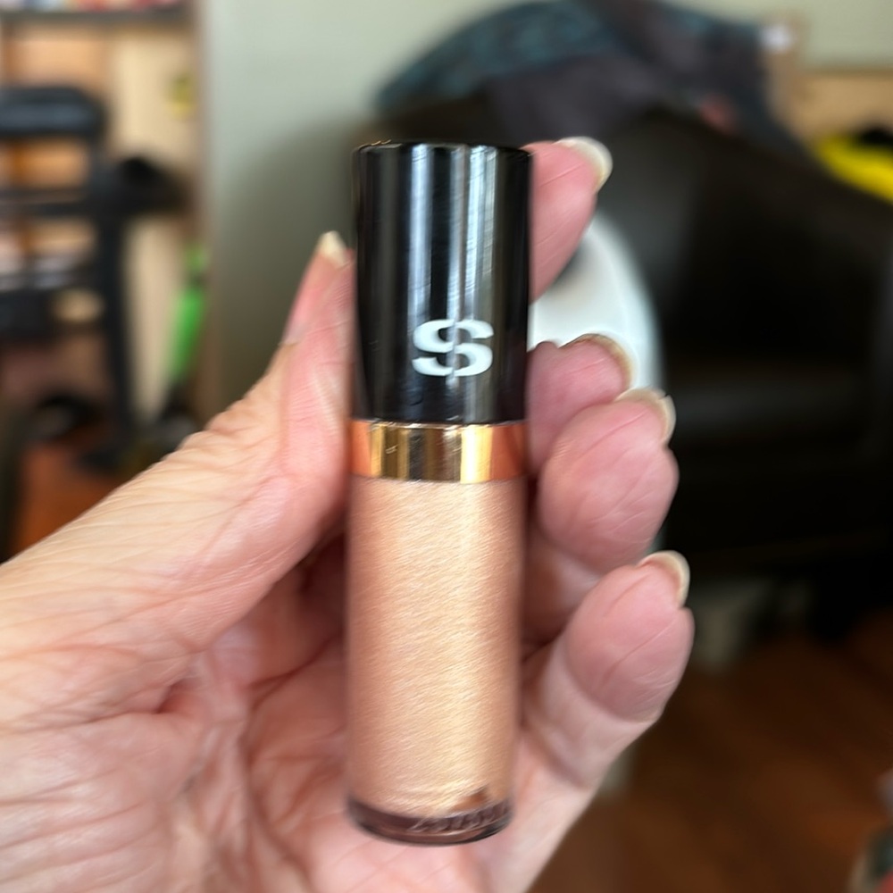 Sisley Ombré Eclat Liquid #1 Eyeshadow in Shade Champagne. New!